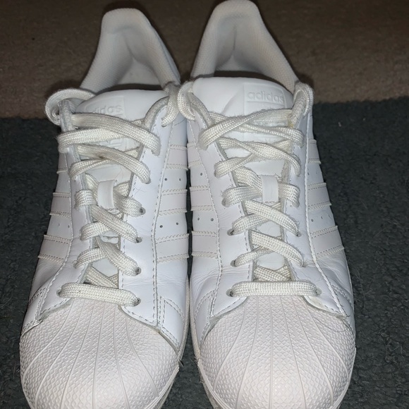 Women’s size 10 /Men’s size 8. Adidas Super Stars - Picture 7 of 7